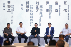 正在AI手艺取平台生态深度融下