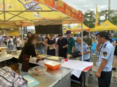 体育馆的美食街食物发卖摊位的食物原料存储、